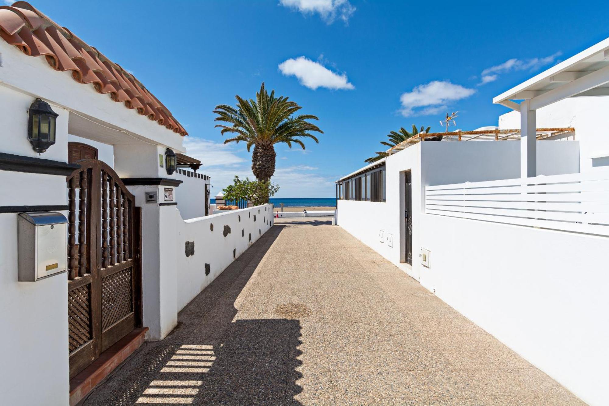 2Br Terrace Home - 10 Min Walk To The Beach Плая Онда Екстериор снимка
